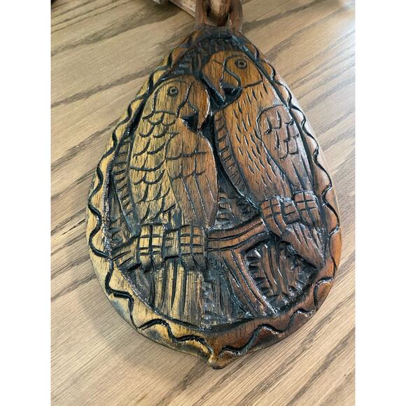 Vintage Hand Carved Wooden Parrot Mahogany Signed Boca Da Valeria Wall Hanging - Picture 2 of 6